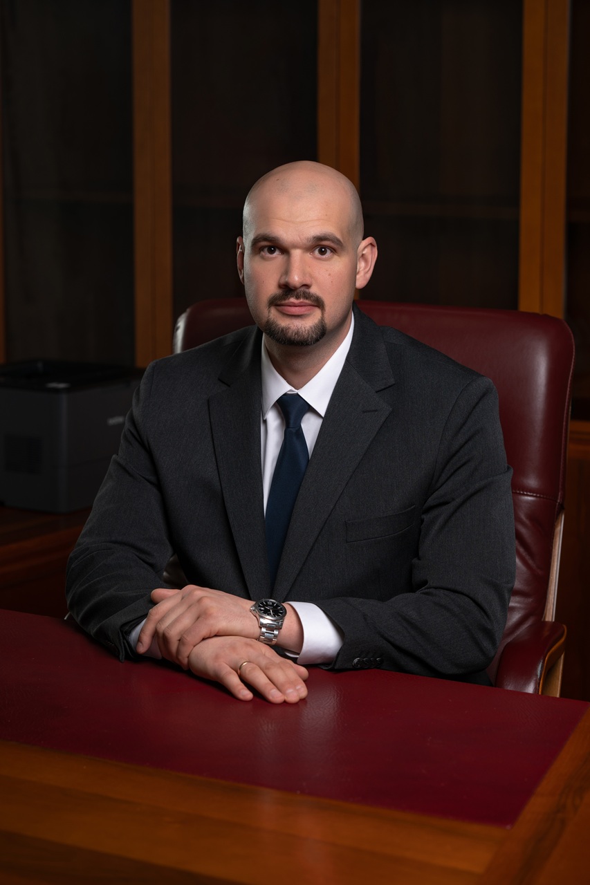 КАЛАШНИКОВ Константин Анатольевич КАЛАШНИКОВ Константин Анатольевич